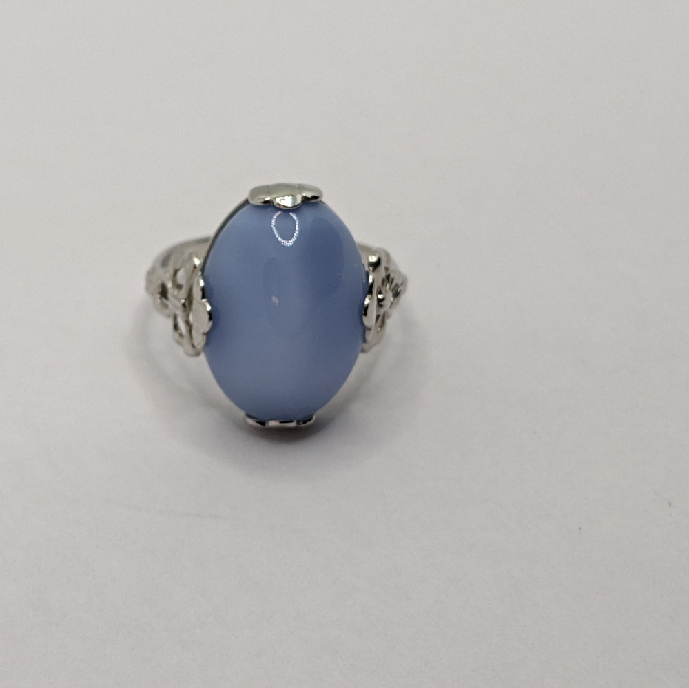 Avon silver plated oval blue cat's eye ring